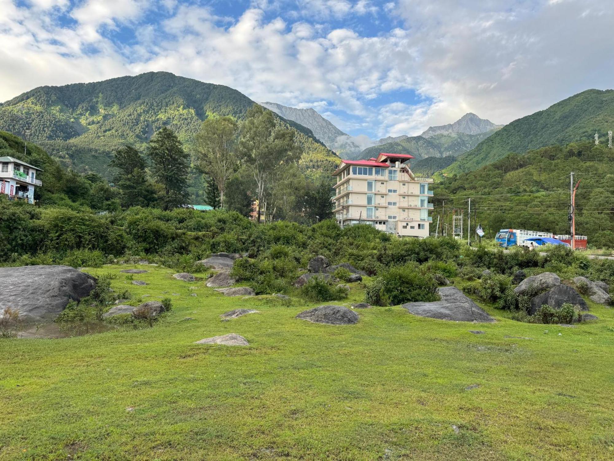 Manuni Inn - Riverside Resort Dharamshala Exterior photo